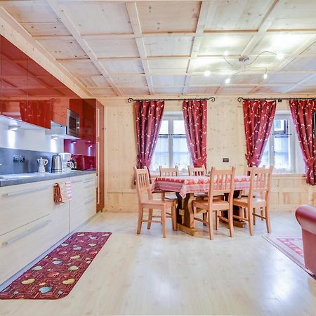 Cesa San Florian - Appartamento 1 Canazei Luaran gambar
